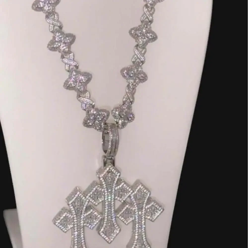 Iced Out Clover Link Triple 3749